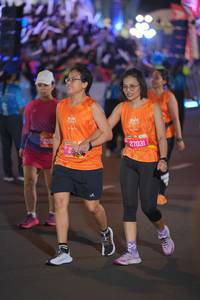 BIB: 042, 1122, 992
                            <button type="button" onclick="openModal(21008846)" class="btn btn-primary btn-sm float-right btn-popup" data-toggle="modal" data-target=".modal-high-quality">
                        <i class="fas fa-shopping-cart"></i> Add to Cart
                    </button>
                                            <button type="button" onclick="isThisMe(21008846, true)" class="btn btn-success btn-sm float-right btn-popup btn-isme hidden" data-toggle="tooltip" data-placement="bottom" title="นี่คือรูปของคุณใช่ไหม คลิกที่นี่เพื่อเอาเข้าอัลบั้ม">
                        <i class="fas fa-plus"></i> Add to album
                    </button>
                    <button type="button" onclick="isThisMe(21008846, false)" class="btn btn-warning btn-sm float-right btn-popup btn-isnotme hidden">
                        <i class="fas fa-ban"></i> Remove from album
                    </button>